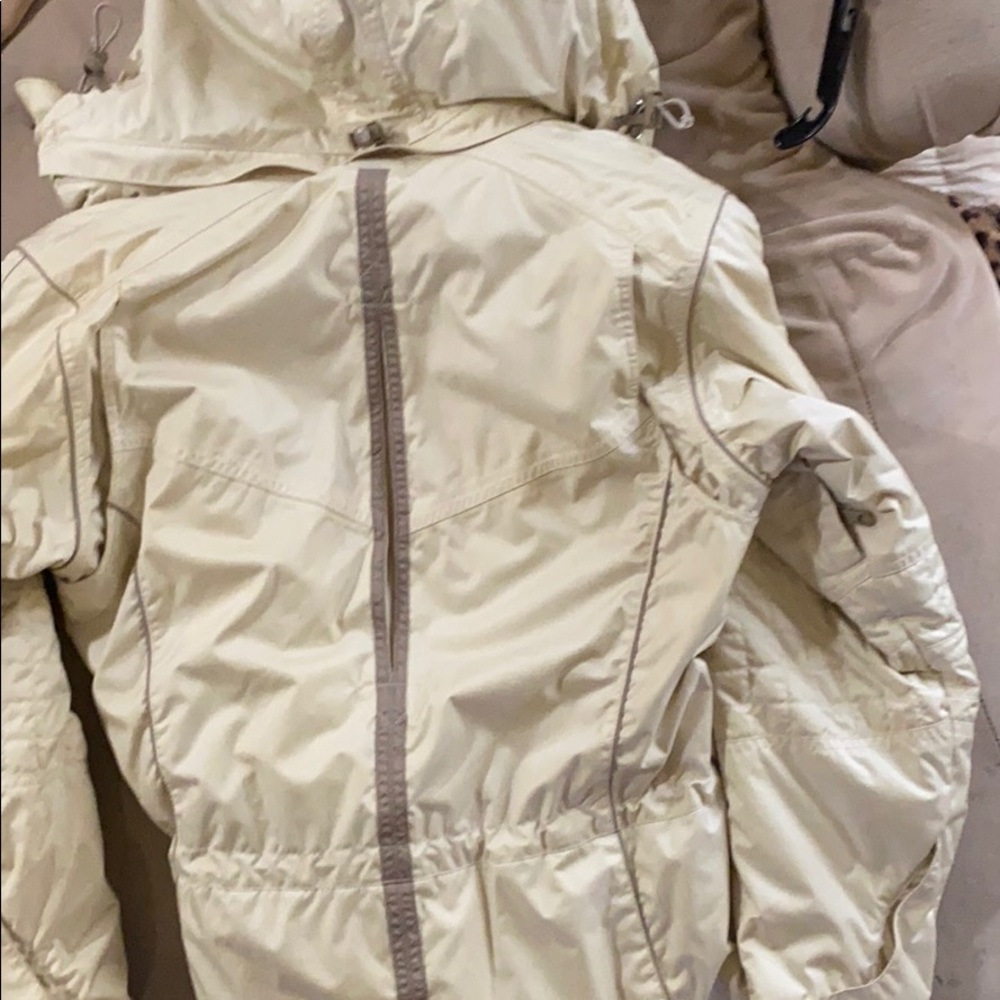 Women’s Obermeyer X4 ski/snowboard jacket - Picture 9 of 10